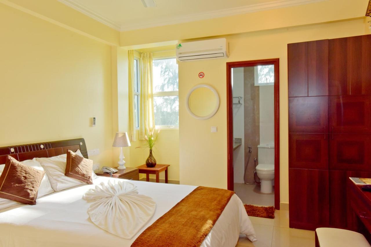 Crystal Beach Inn Malé Extérieur photo